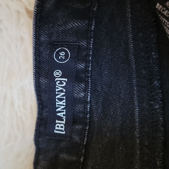 BLANK NYC Distressed Studded Frayed Edge Black Wash Denim Boho Mini Skirt - Picture 4 of 11